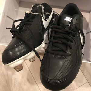 Brand new Nike softball shoes cleats